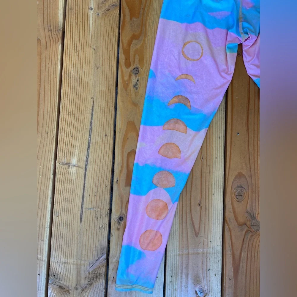 Teeki Tie Dye Leggings - Picture 5 of 5